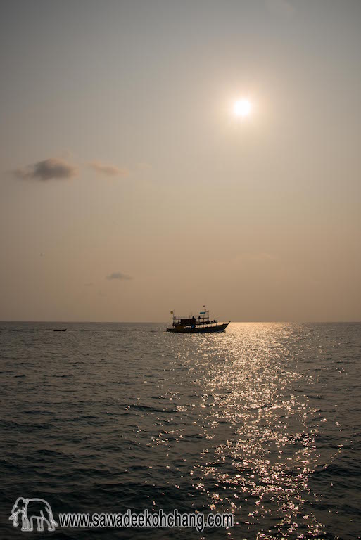 Going back to Koh Chang at sunset